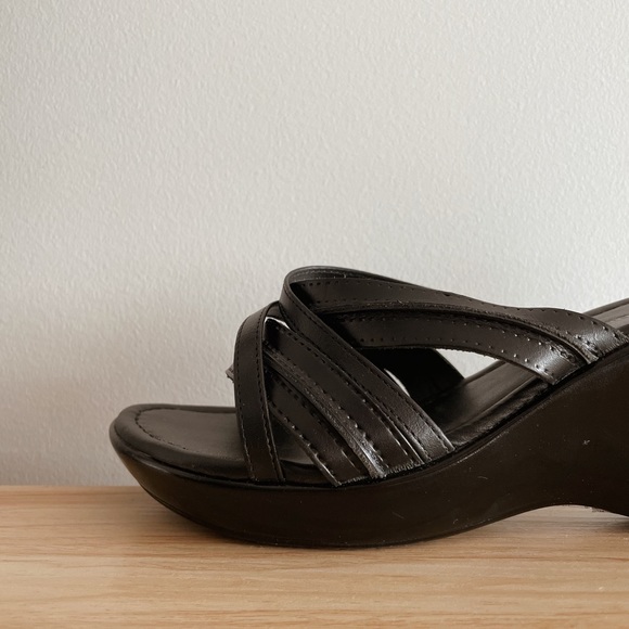 Y2K strappy platform sandals - Picture 3 of 4